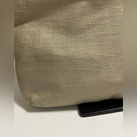 Baggallini Gold Crossbody Purse with Pockets - Picture 10 of 13